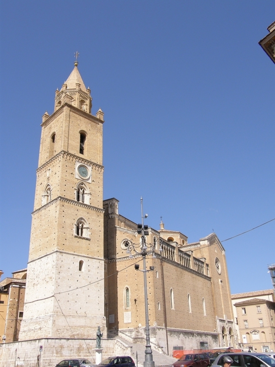 Medioevo perduto e ritrovato. La cattedrale di San Giustino