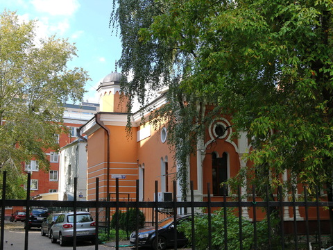 Здание мечети и медресе