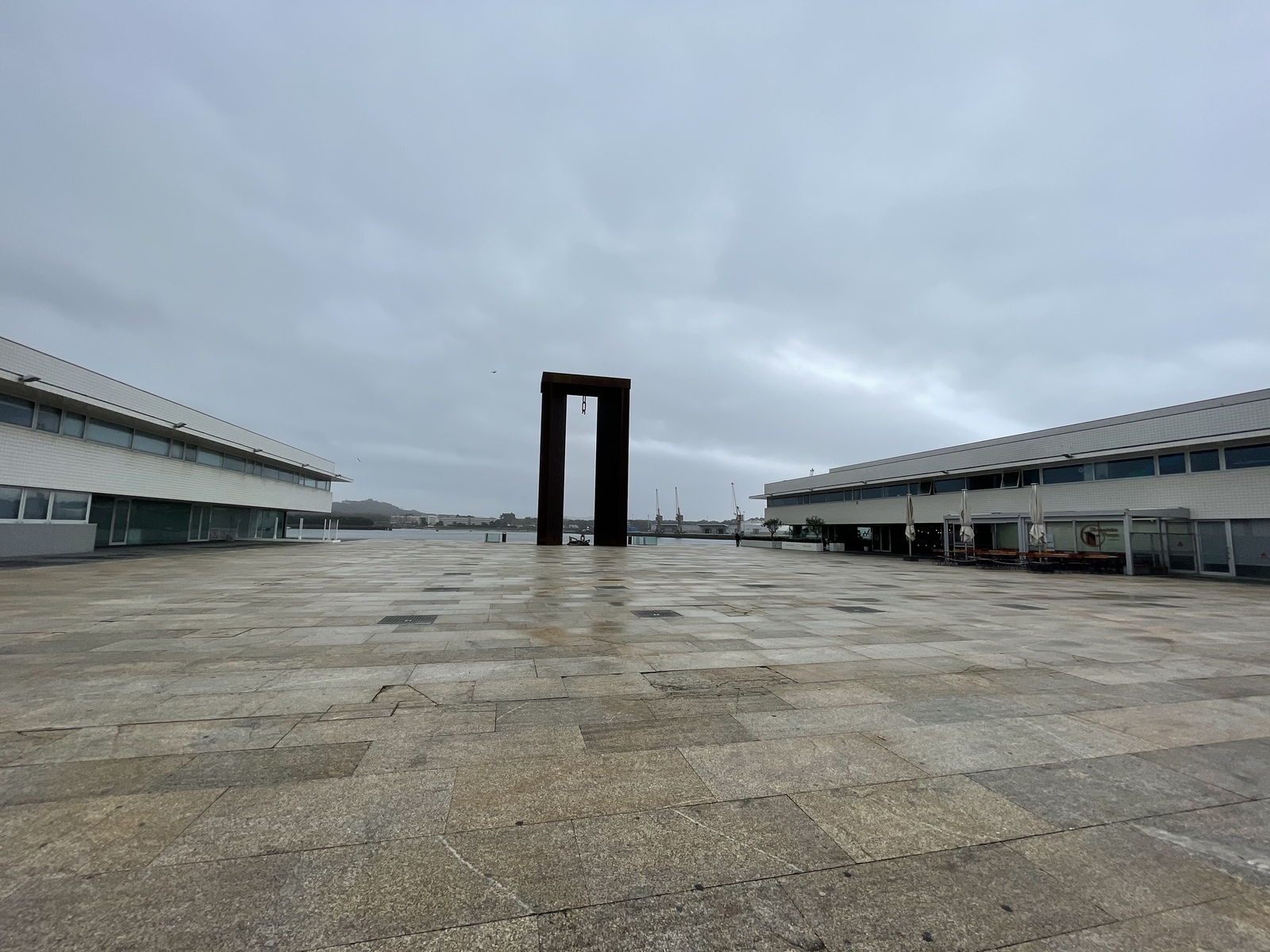 Praça da Liberdade e edifícios de Fernando Távora