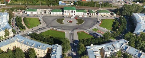 День I. Привокзальная площадь