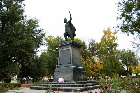 Памятник основателю города атаману М.И. Платову