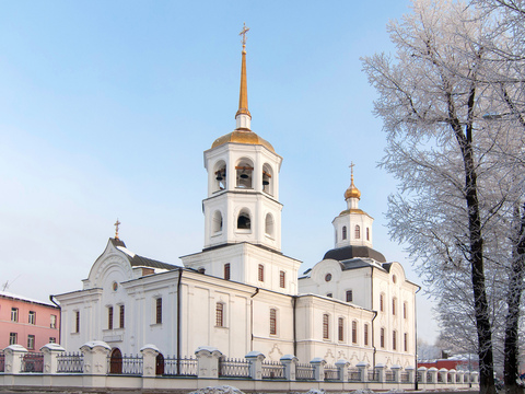 Улица Горького. Михаило-Архангельская (Харлампиевская) церковь