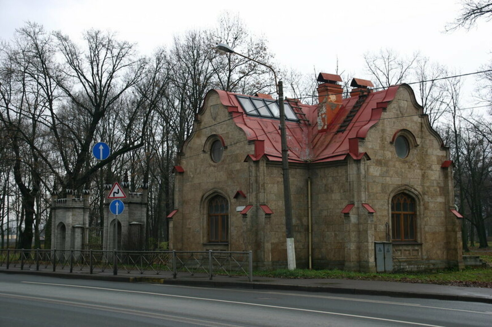 Дом привратника.