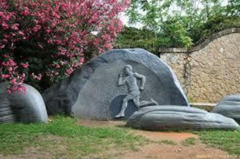 Monumento al corredor de maratón Hwang Young Jo