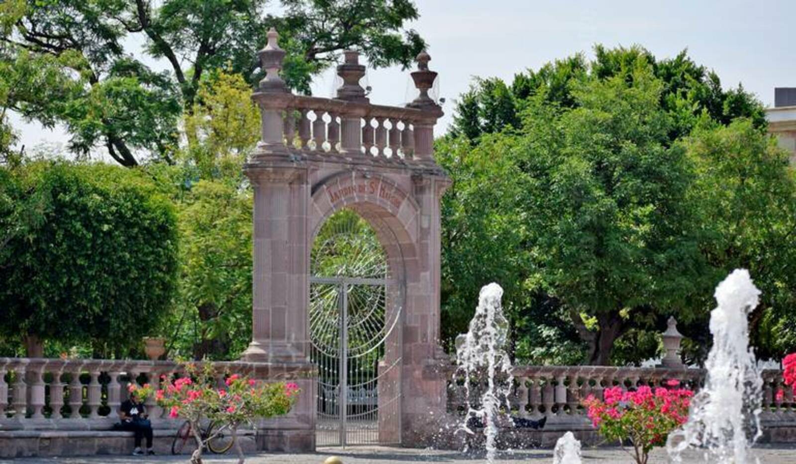 Entradas del Jardín de San Marcos