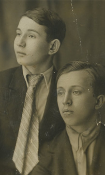 Фотография. К.С. Есенин и Ю.С. Изряднов