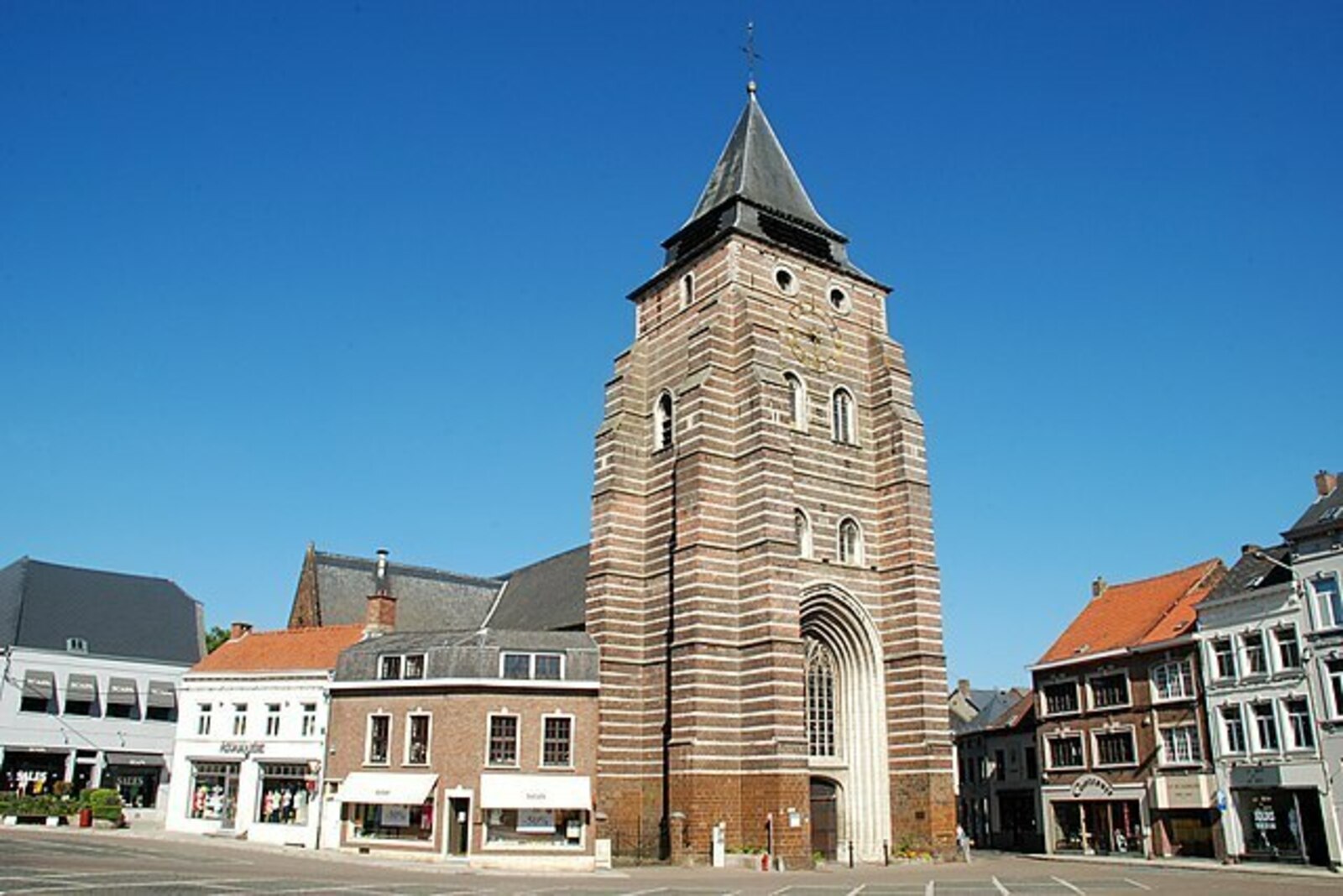 L'Église Saint-Jean-Baptiste et la cure
