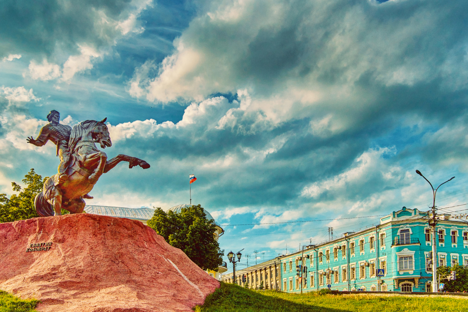Памятник Евпатию Коловрату.