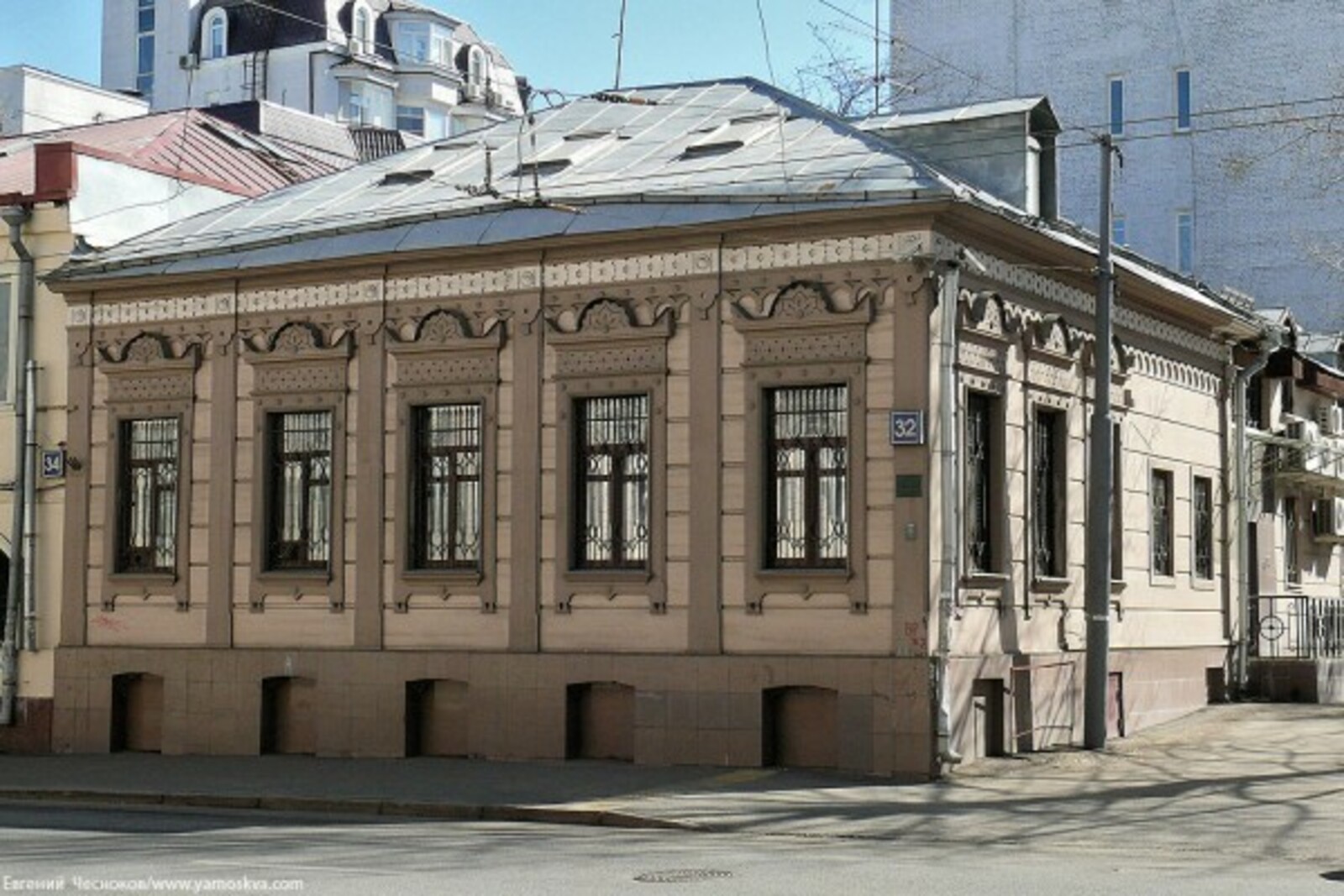 Старая Басманная, 32 и 34