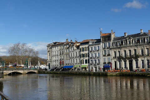 Keywords Hunt around Bayonne