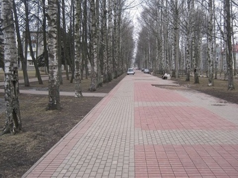 Березовая улица. Мемориал "Скорбящая".