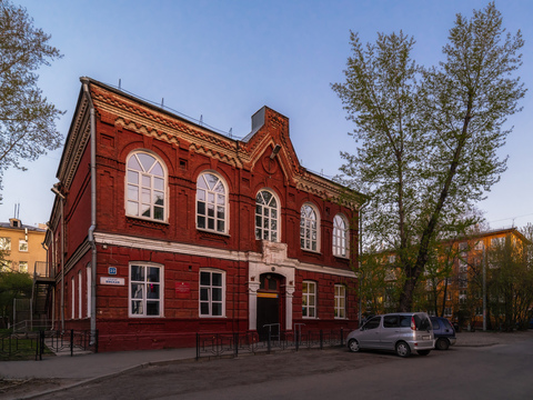 Училище еврейского общества (Филиал средней школы № 9). Средняя школа № 9. Улица Ямская. Улица Иосифа Уткина