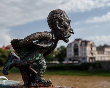 Mini-sculpture of Tivadar Chontwari