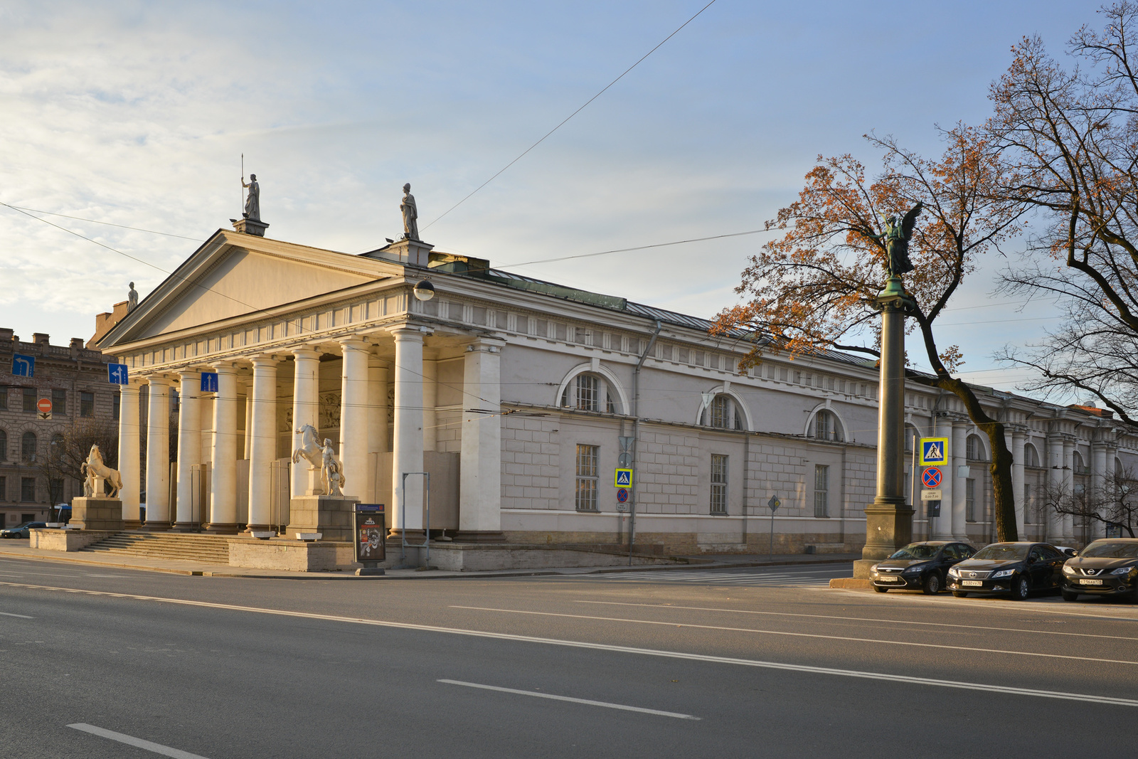 Конногвардейский манеж