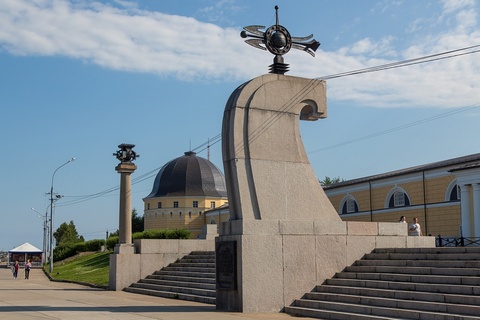 Памятный знак «400 лет основания города Архангельска»