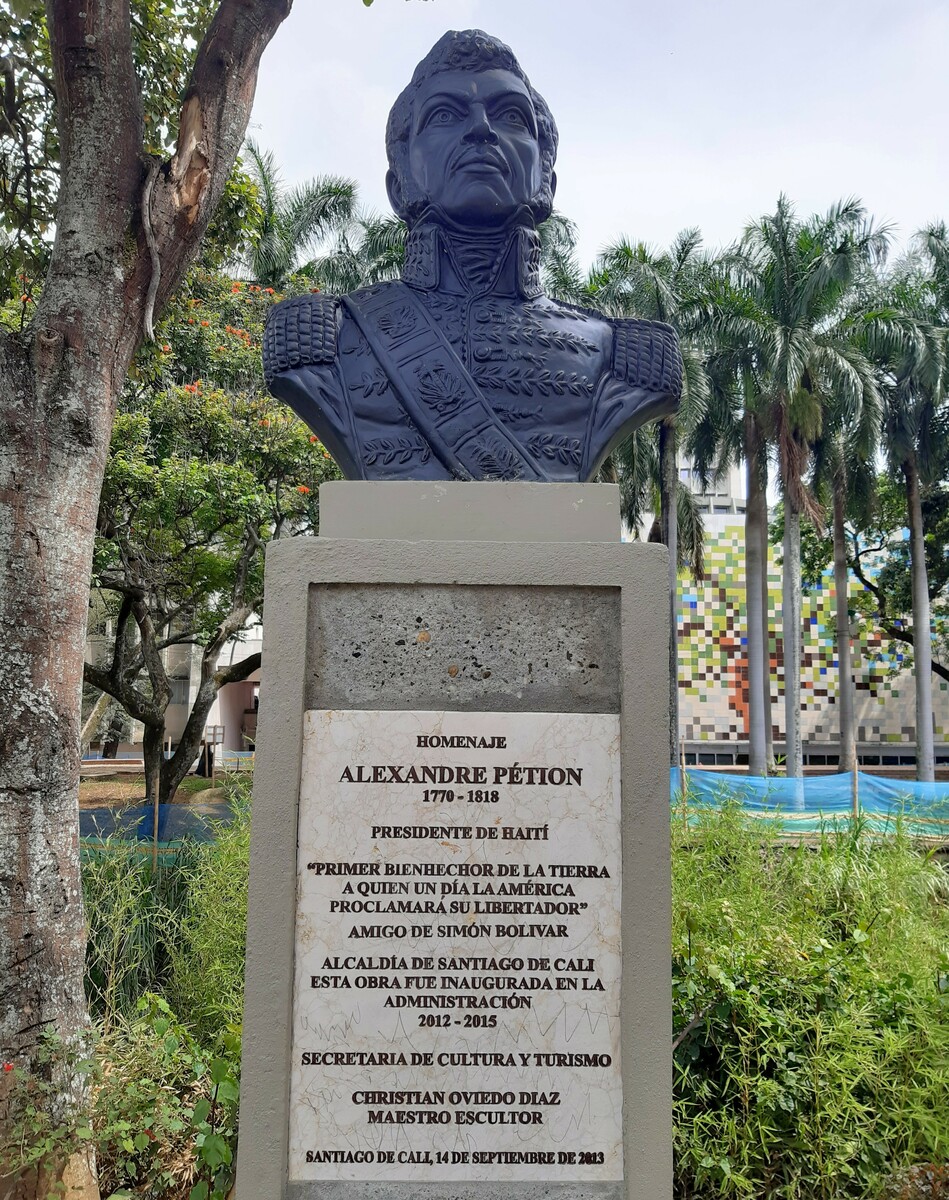 ALEXANDRE PETION MONUMENT