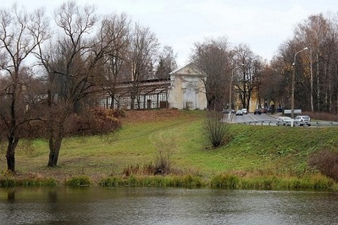 Оранжереи дворцового садоводства.
