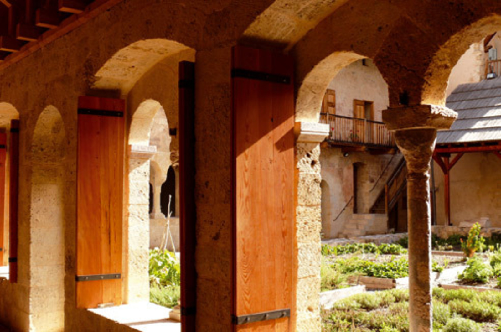 Le cloître - les jardins