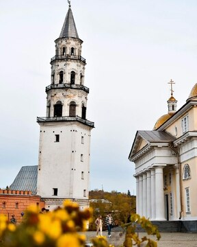 Наклонная башня