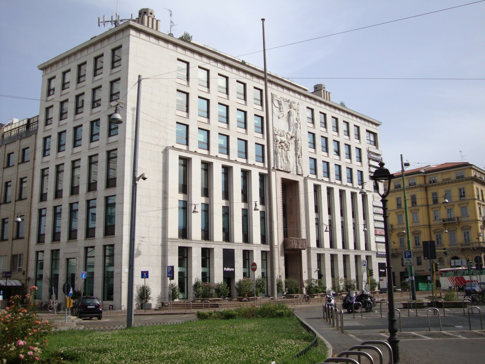 MILANO - PALAZZO DELL'INFORMAZIONE