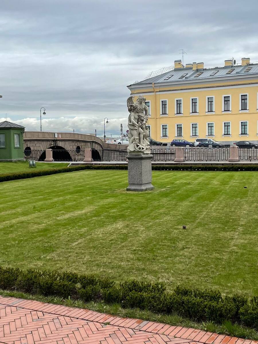 Политика и дипломатия. Скульптурная группа «Ништадский мир»