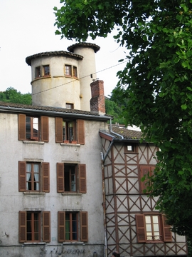 Place du Pilori - le Théâtre Municipal de Vienne