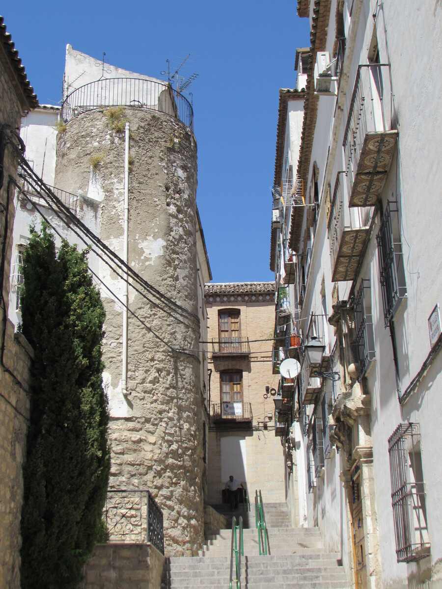Torreón circular de la muralla medieval. Calle Arco de los Dolores. 