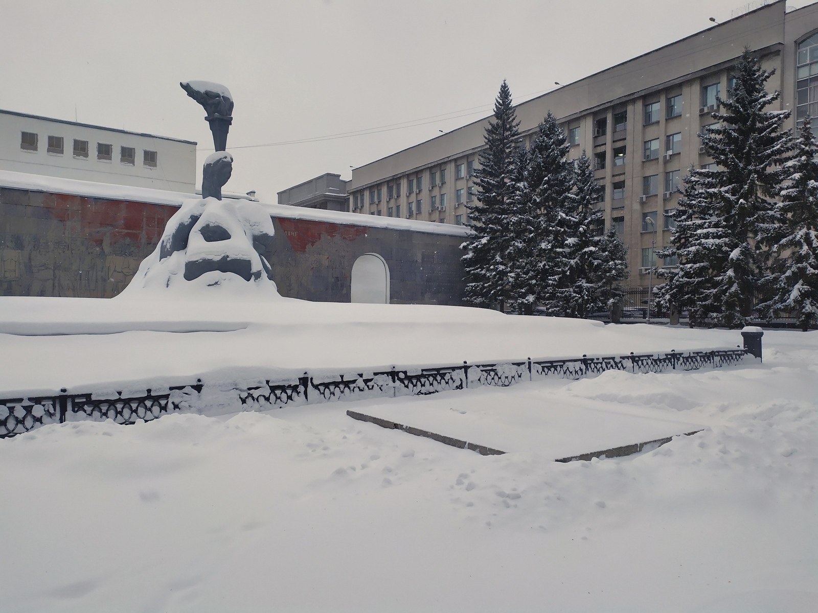Кенотаф Адриена Лежена